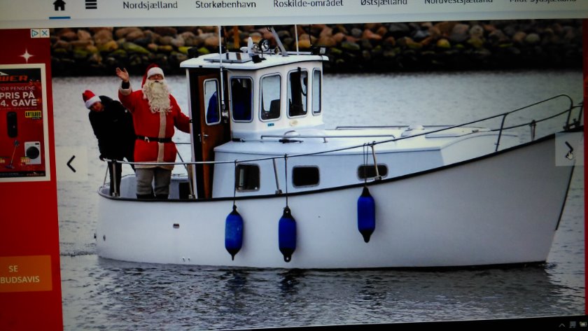 her billede fra sidste år`s julemandssejlads - vi sejlede også med julemanden her i fredags, men det har jeg ikke noget billede af lige nu