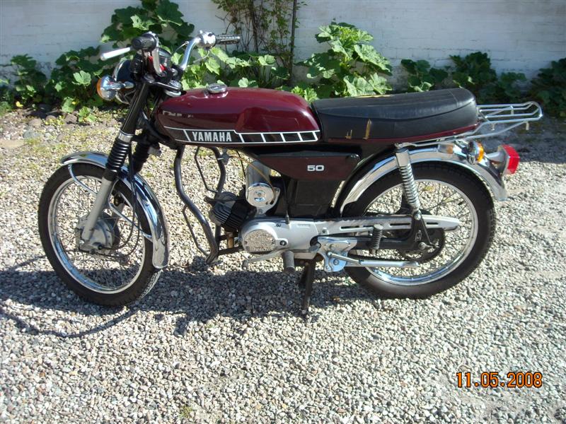 Yamaha original årg78 rødlilla 001 (Medium).jpg